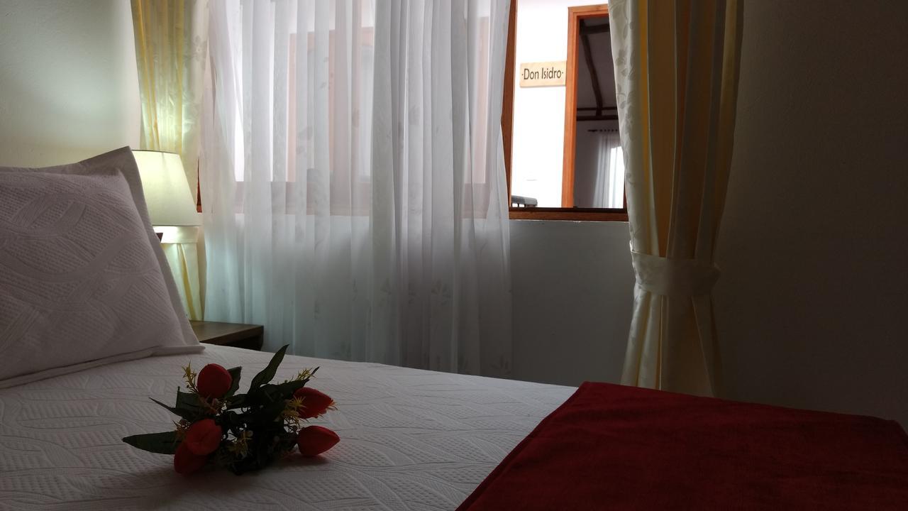 فيلا دي ليفا Apartahotel La Gran Familia المظهر الخارجي الصورة